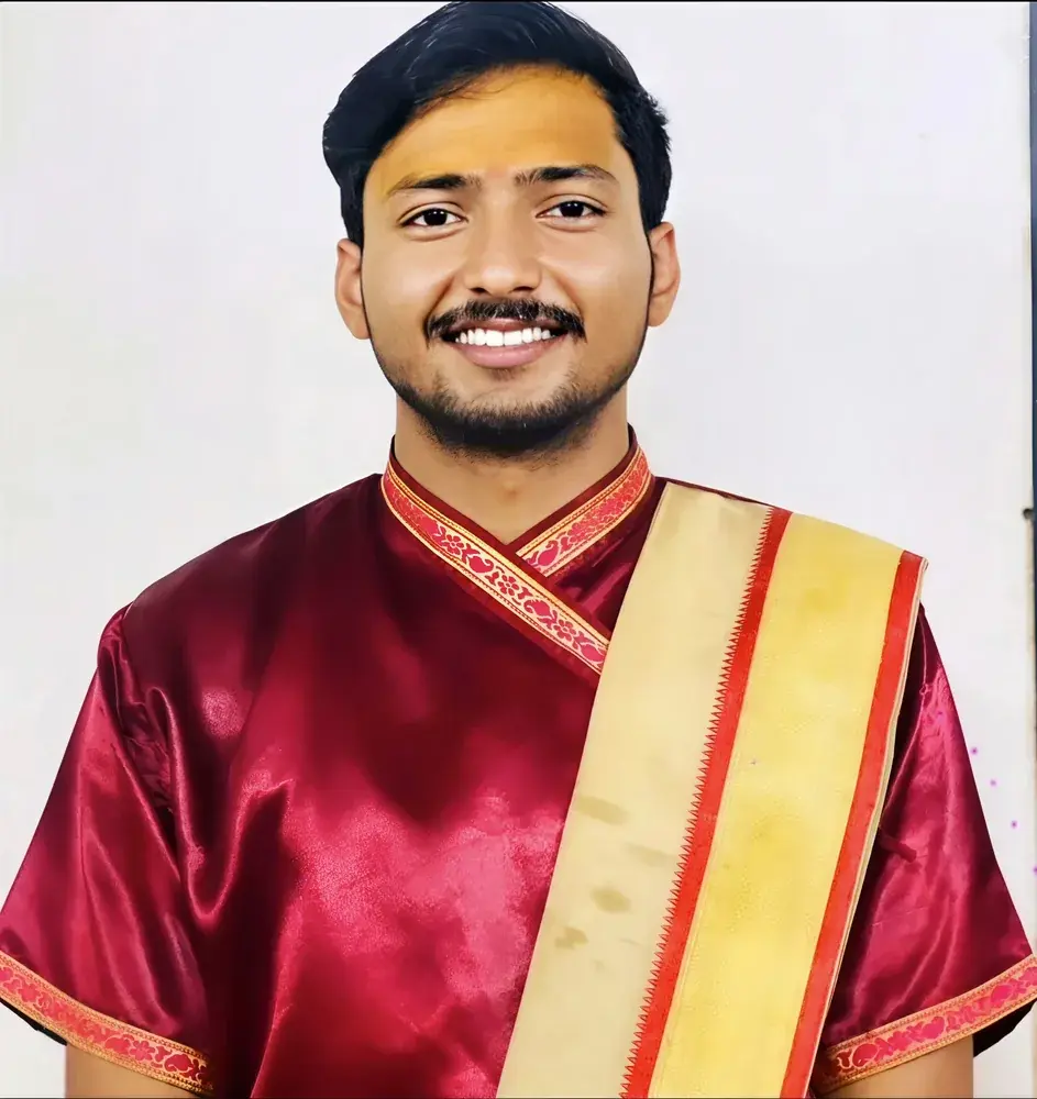 Deepak Pandey — Head Priest · Kashi